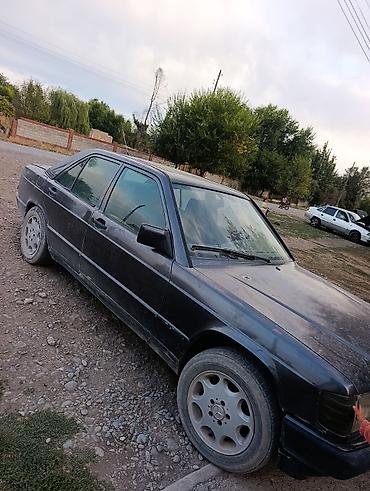 Унаа сатуу: Mercedes-Benz 190: 1989 г., Кол менен иштөөчү, Седан — 2