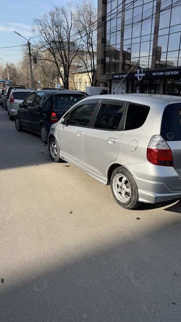 фит туманик: Honda Fit: 2003 г., 1.5 л, Вариатор, Бензин, Хэтчбэк