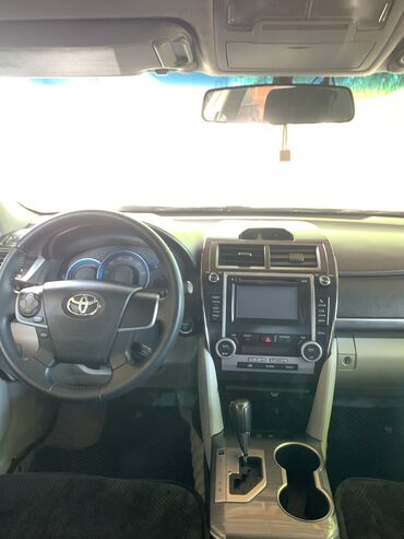 продаю под выкуп: Toyota Camry: 2012 г., 2.5 л, Автомат, Гибрид