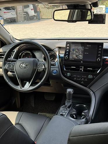 камбой: Toyota Camry: 2021 г., 2.5 л, Автомат, Гибрид, Седан — 3