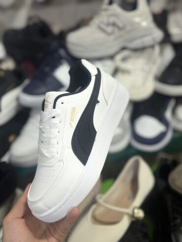 беговые красовки: Кроссовки PUMA (низкие) - Два цветовых варианта: черные с белой
