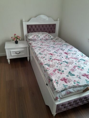 Divanlar: Divan, Açılan, Bazalı, Dəri, Şəhərdaxili pulsuz çatdırılma