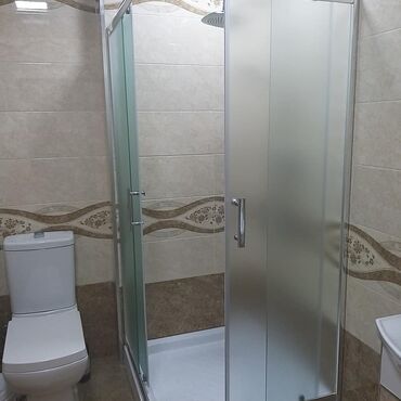 Duş kabinaları, arakəsmələr: Yeni Arakəsmə, Künc üçün, Pulsuz çatdırılma — 17