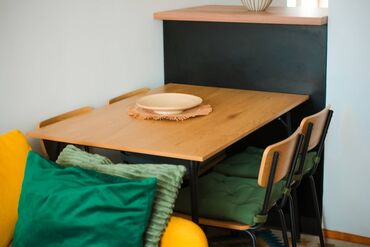 Stolovi: Cena seta: 9.995 RSD (moguća kupovina i odvojeno) Topao, skandinavski — 1