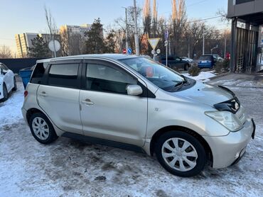 Toyota: Toyota ist: 2002 г., 1.3 л, Автомат, Бензин, Хэтчбэк