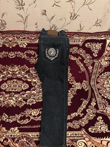 Köynəklər: Cins şalvar, Dolce & Gabbana