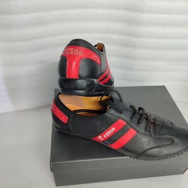 Кроссовки и спортивная обувь: Кроссовки из натуральной кожи 
с перфорацией ( отверстия сбоку) — 4