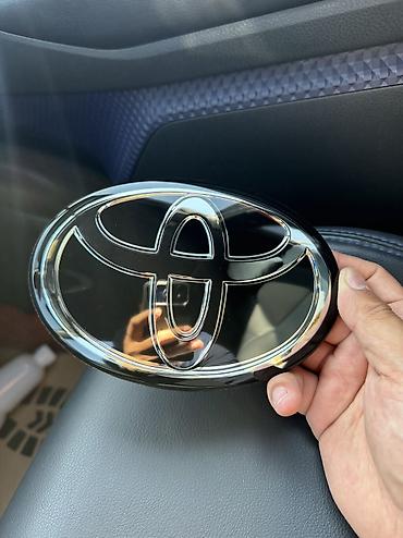 значок тойота: Заглушка бампера Toyota, Новый — 1