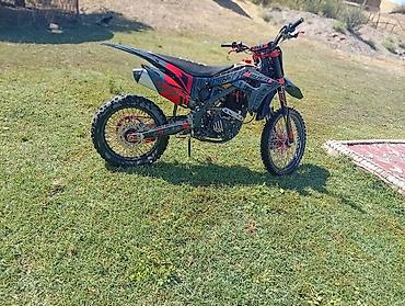 буксир: Питбайк/эндуро BOSUER (наклейки “BOSUER”, “KLX/CRF-style”), цвет — 3