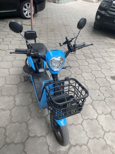 мини скутеры: Электровелосипед sk8 600, в комплекте быстрая зарядка, насос для