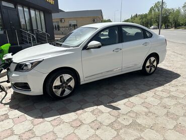 русификация авто: Dongfeng e70 запас хода 400км состояние идеально все работает! пробег