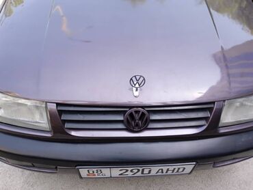 Volkswagen Vento: 1991 г., 2 л, Механика, Бензин, Седан