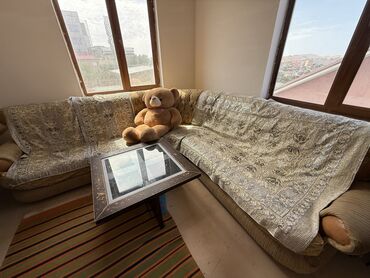 Divanlar: Künc divan, İşlənmiş, Açılmayan, Bazasız, Parça, Çatdırılma yoxdur
