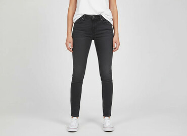 czarne skinny jeans: Monki, Jeansy damskie, rozmiar M