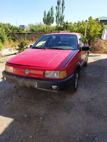 ���������� ������������������ �������� �� ��������������: Volkswagen Passat: 1988 г., 1.8 л, Механика, Бензин, Седан