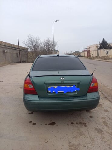 hunday sanata 2002: Hyundai Elantra: 2 l | 2001 il Sedan