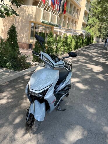 Скутеры: Скутер M8, 150 куб. см, Бензин, Б/у