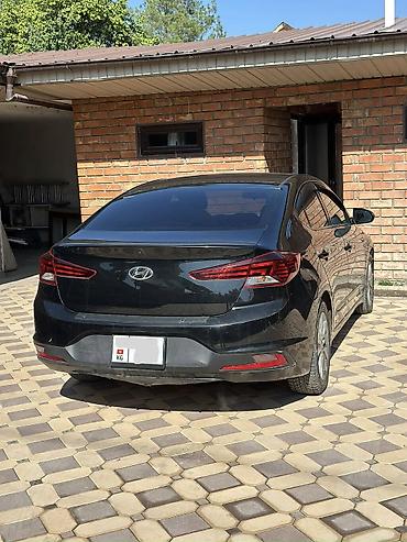 Продажа авто: Hyundai Elantra: 2018 г., 2 л, Автомат, Бензин, Седан — 3