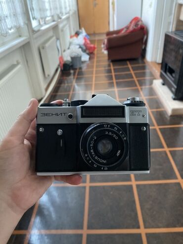 Zenit ET markalı, "INDUSTAR-50-2" "3.5/50" obyektivli, qara və gümüşü