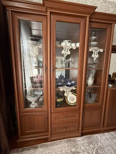 Dolablar: Yeni, Açılan, 6 qapı Düz dolab, Servant, Türkiyə