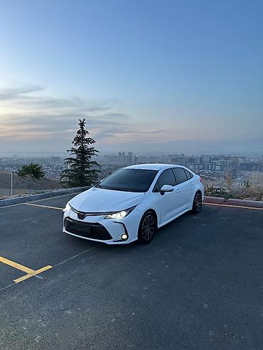 Toyota: Toyota Corolla: 2021 г., Гибрид — 2