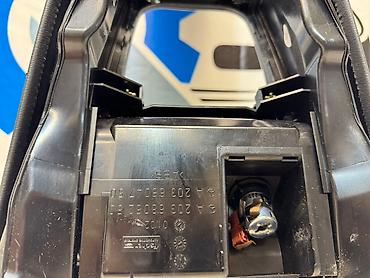 Другие детали салона: Центральная консоль Mercedes Benz C-Class W203 M273 2005 Контрактный — 15