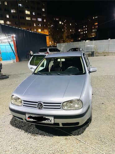 Volkswagen: Представлен хэтчбек Volkswagen Golf, отличающийся серебристым цветом — 8