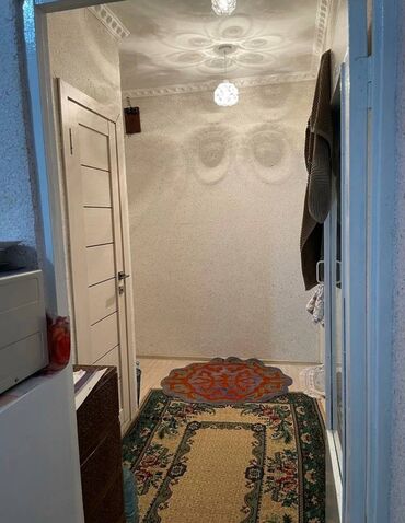 1 комнатная квартира восток 5 в Кыргызстан | Посуточная аренда квартир: 1 комната, 35 м², 105 серия, 9 этаж, Центральное отопление