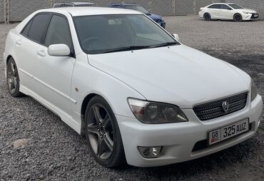 срочно продаю в связи с переездом: Toyota Altezza: 2003 г., 2 л, Автомат, Бензин, Седан