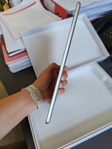 Tableti: HITNOOOoooo Ipad Air 16gb memorije IOS 12 savršen za surfovanje — 7