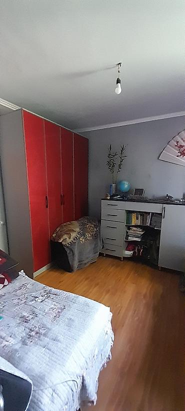 допл: Продаю полдома с участком 5 соток. Сам дом кирпичный, осталось — 1