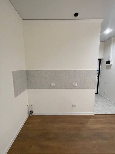 с подслением: 1 бөлмө, 22 кв. м, 108-серия, Жертөлө кабаты кабат, Евроремонт