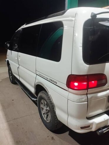 Mitsubishi: Mitsubishi Delica: 1995 г., 2.8 л, Автомат, Дизель, Внедорожник