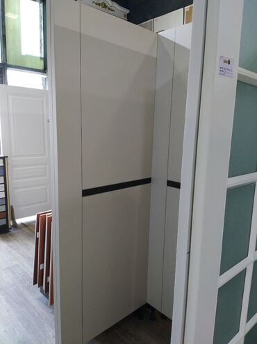 Фурнитура и комплектующие: Minimalist üslubda künc şkafı - Rəng: açıq bej, ortadan nazik qara