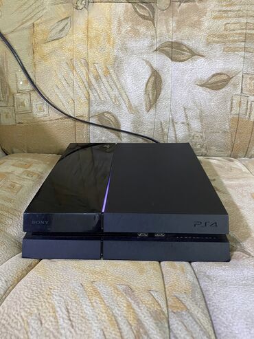 PS4 (Sony PlayStation 4): Продаётся ps4 500gb состояние среднее Два джойстика в комплекте Ps 4