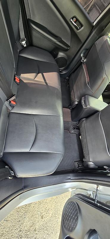 es гибрид: Toyota Prius: 2019 г., 1.8 л, Гибрид, Лифтбек — 6