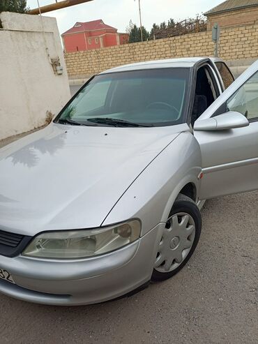 Opel: Opel Vectra: 1.6 l | 1997 il Sedan — 5