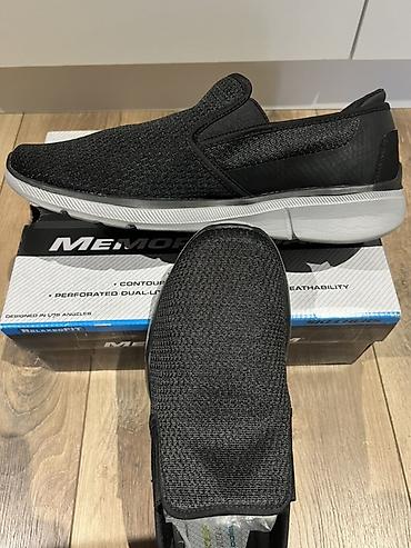 Kişi ayaqqabıları: Original Skechers slip-on kişi ayaqqabısı. Cəmi 1 dəfə geyinilib. Ölçü — 5