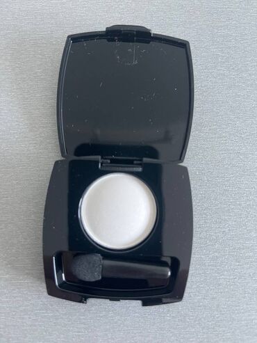 Šminka: AVON sminka NOVO Avon puder NOVO Puder sa ogledalo i aplikatorom — 20