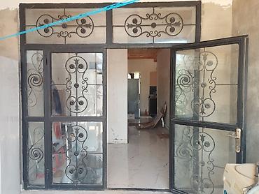 Satılır: dəmir giriş qapısı – dekorativ döymə naxışlı, qalın şüşəli