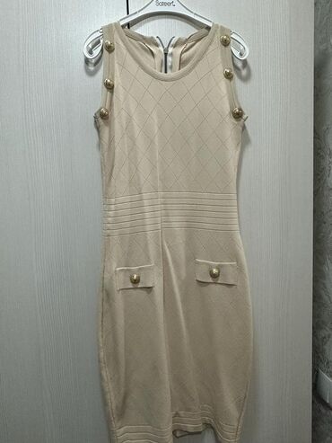 трикотажное платье 48 размер: Продаю трикотажное платье хорошего качества ! б/у Размер 46