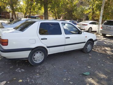 Volkswagen: Volkswagen Vento: 1994 г., 1.8 л, Механика, Бензин, Седан