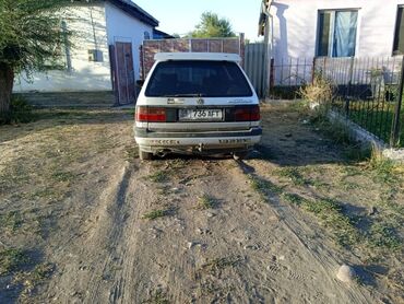 мотоцикл купить бишкек: Универсал Volkswagen Passat Variant B3 серебристого цвета
