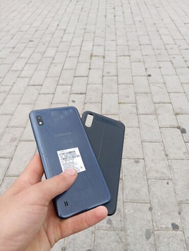30 manatlıq telefonlar: Samsung Galaxy A10, 32 GB, rəng - Göy, Zəmanət, Sensor, Simsiz şarj
