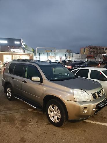 jetta 2008: Nissan X-Trail model avtomobili. Açıq qəhvəyi rəngdə, dam relsləri ilə — 5