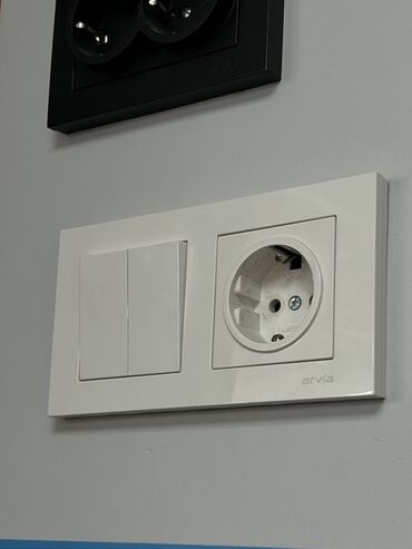 фреза ножи: Комбинированный модуль Arvia: двойной выключатель + розетка с