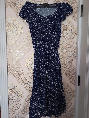 Qadın paltarı – lacivərt rəngdə, xırda ağ nöqtəli (polka-dot) naxış. - lalafo.az -da Qadın paltarı – lacivərt rəngdə, xırda ağ nöqtəli (polka-dot) naxış. -