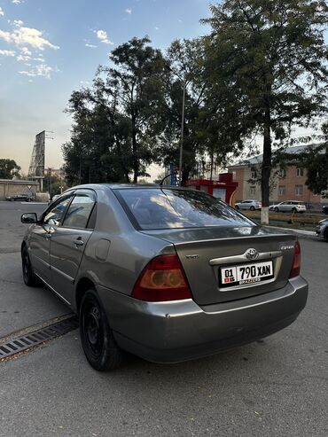 обмен на частный дом: Toyota Corolla: 2004 г., 1.6 л, Автомат, Бензин, Седан