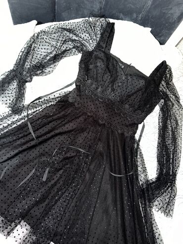 красивое платье: Вечернее платье, Короткая модель, С рукавами, XL (EU 42)