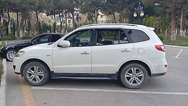 eco spirt: Hyundai Santa Fe – ağ rəngli, 4WD krossover/SUV. Əsas xüsusiyyətlər — 6